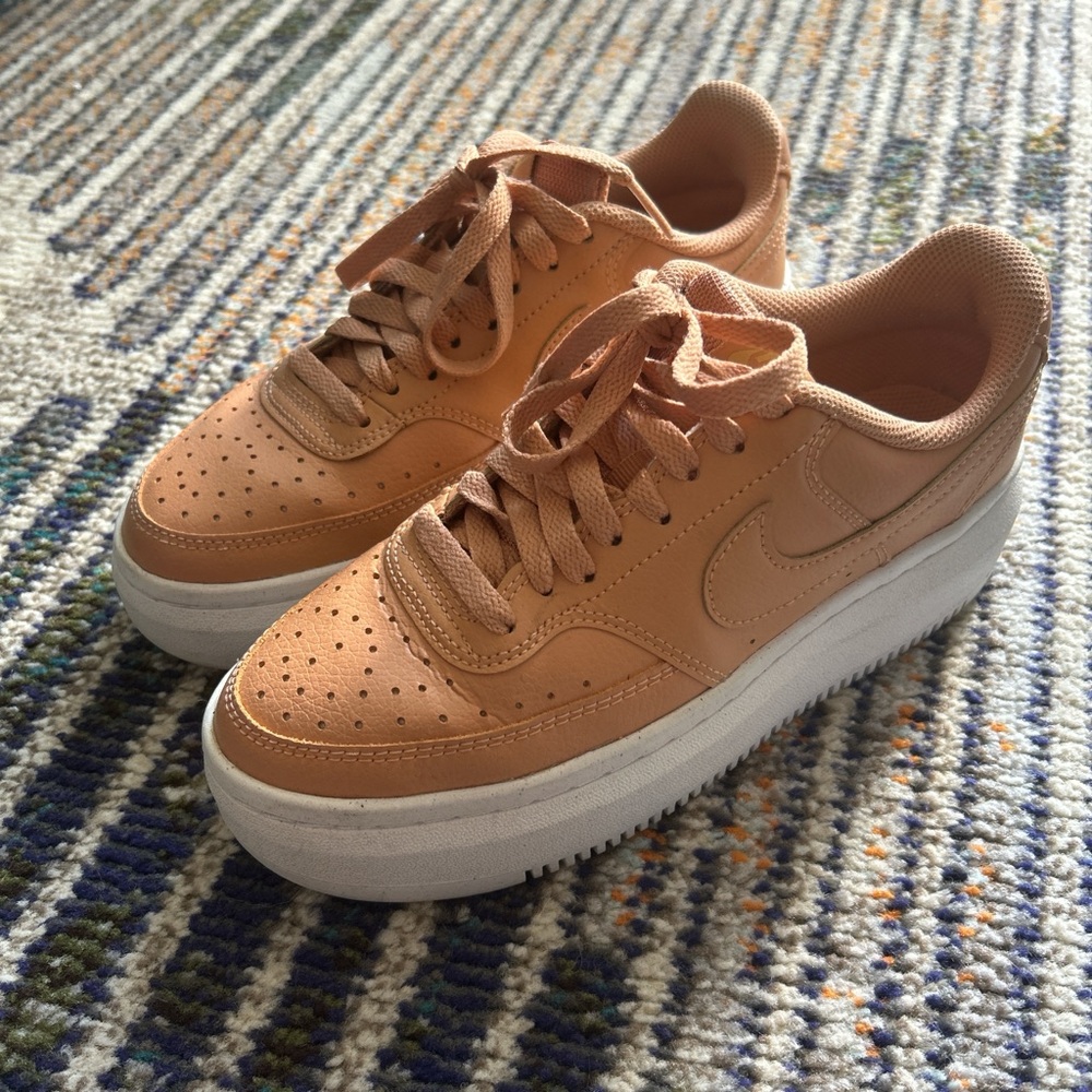 Nike Women's Tan Sneakers